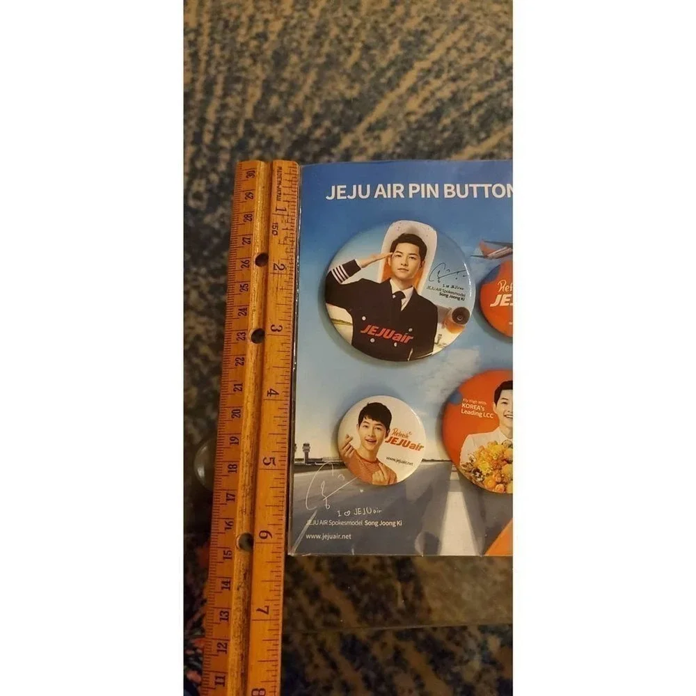 Song Joon Ki Rare JeJu air Pins New.‎
